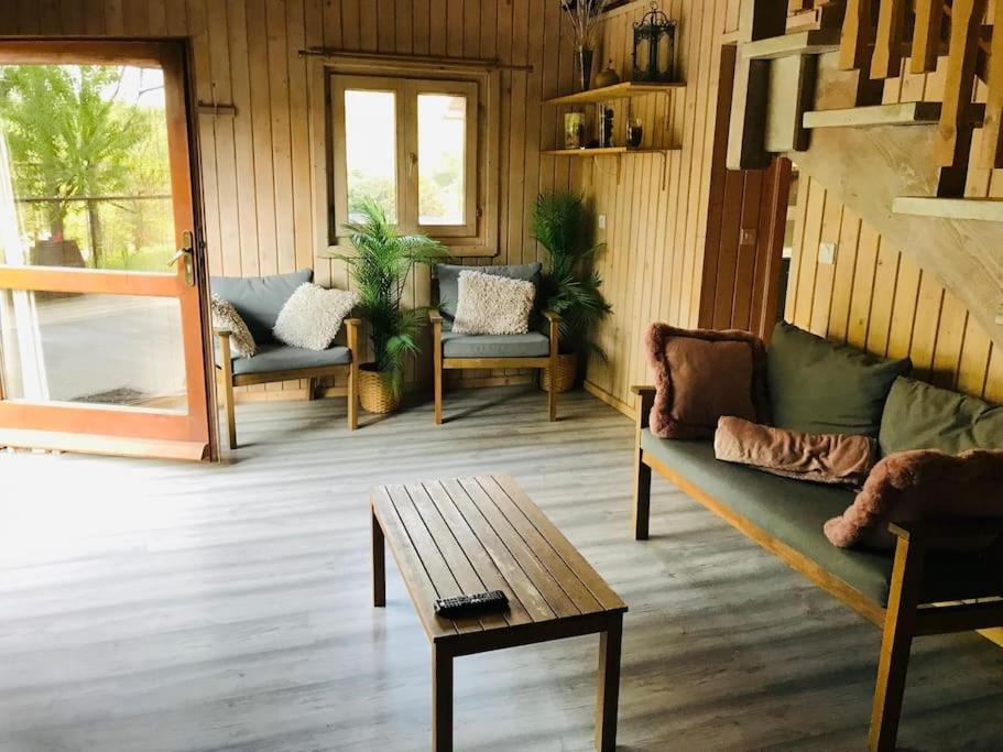 Chalet Au Milieu De La Foret Avec Lac A Proximite Layrac 外观 照片