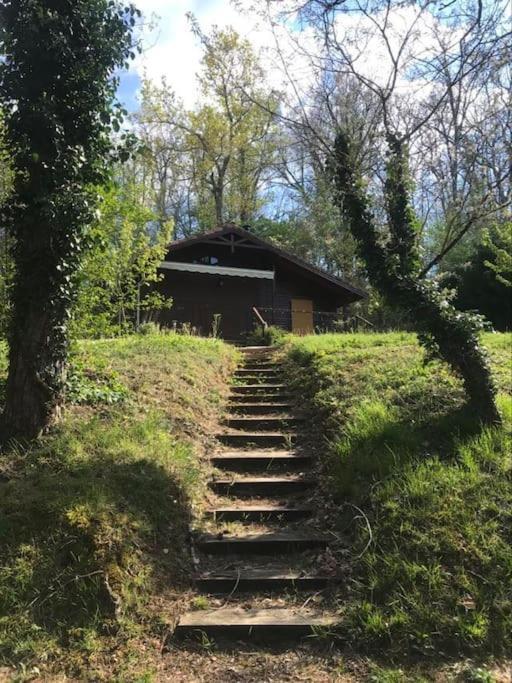 Chalet Au Milieu De La Foret Avec Lac A Proximite Layrac 外观 照片