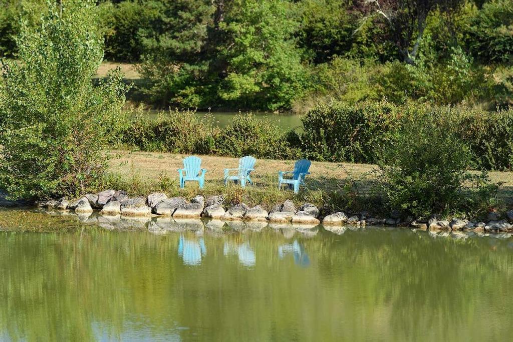 Chalet Au Milieu De La Foret Avec Lac A Proximite Layrac 外观 照片